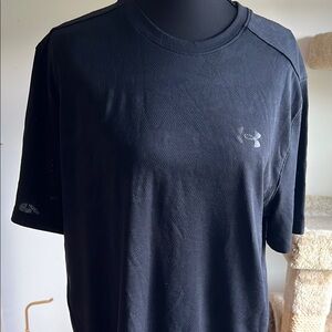 Under Armour Men's Dark Tee